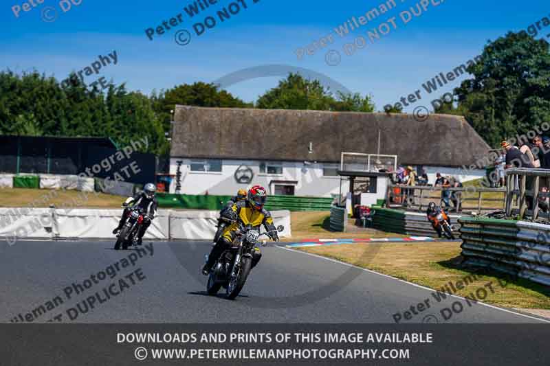 Vintage motorcycle club;eventdigitalimages;mallory park;mallory park trackday photographs;no limits trackdays;peter wileman photography;trackday digital images;trackday photos;vmcc festival 1000 bikes photographs